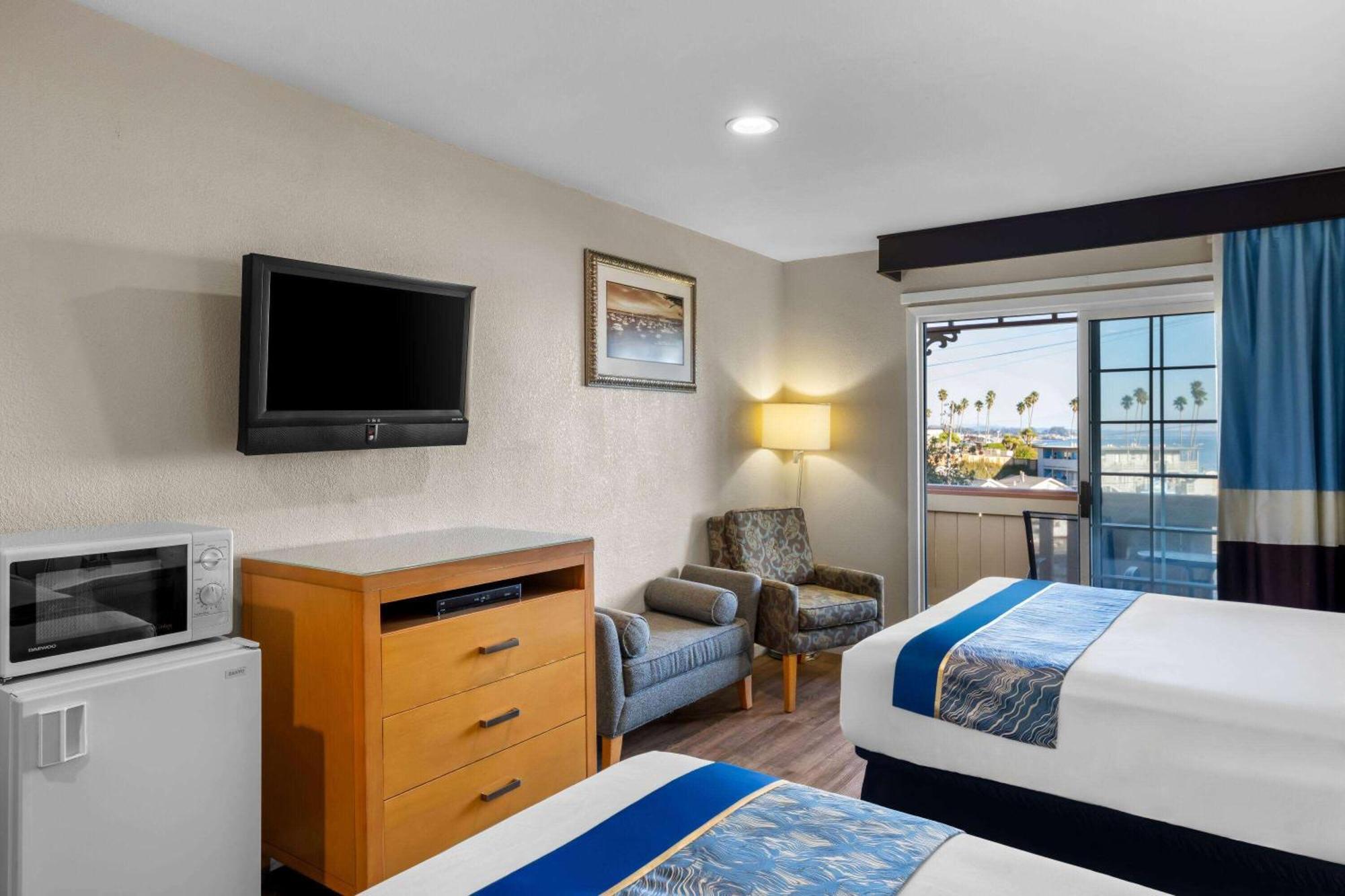 Howard Johnson By Wyndham Santa Cruz Beach Boardwalk Экстерьер фото
