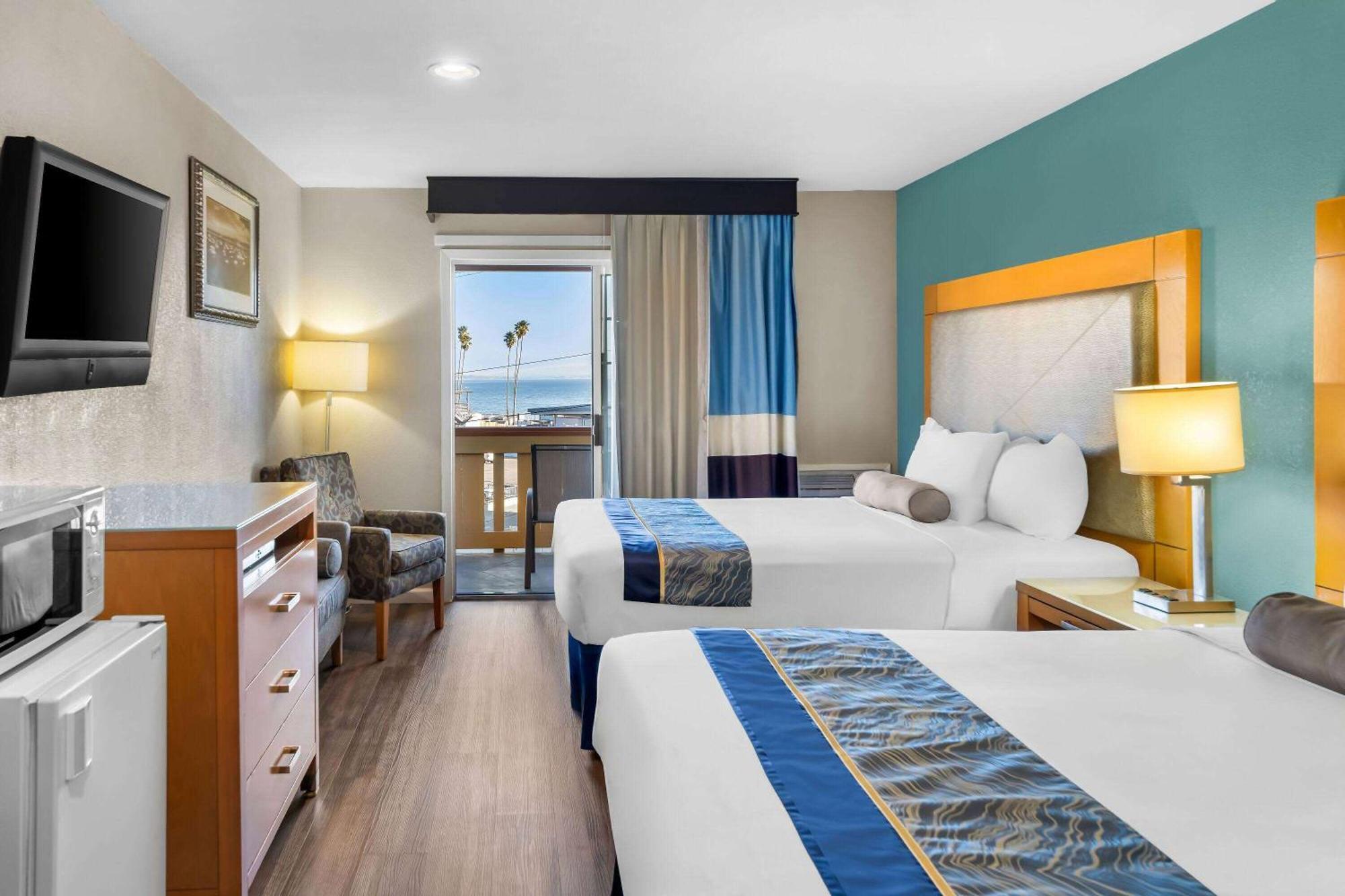 Howard Johnson By Wyndham Santa Cruz Beach Boardwalk Экстерьер фото